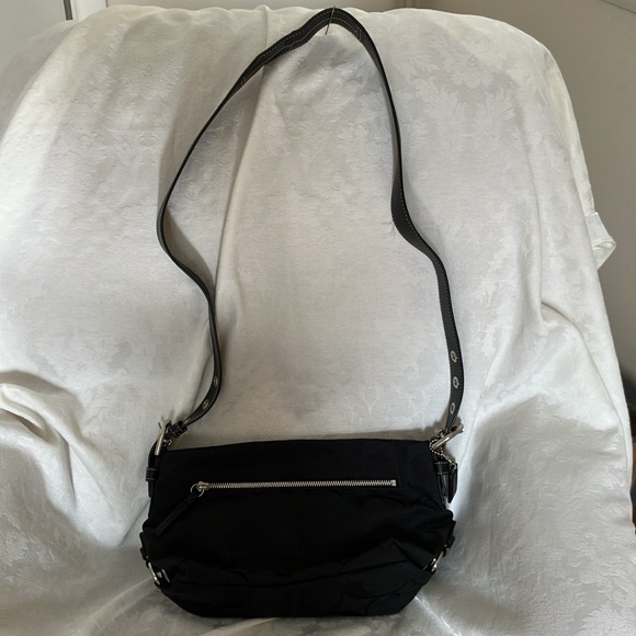 Coach Signature Collection Crossbody Hobo Bag Like New! Price Drop! - Picture 7 of 13